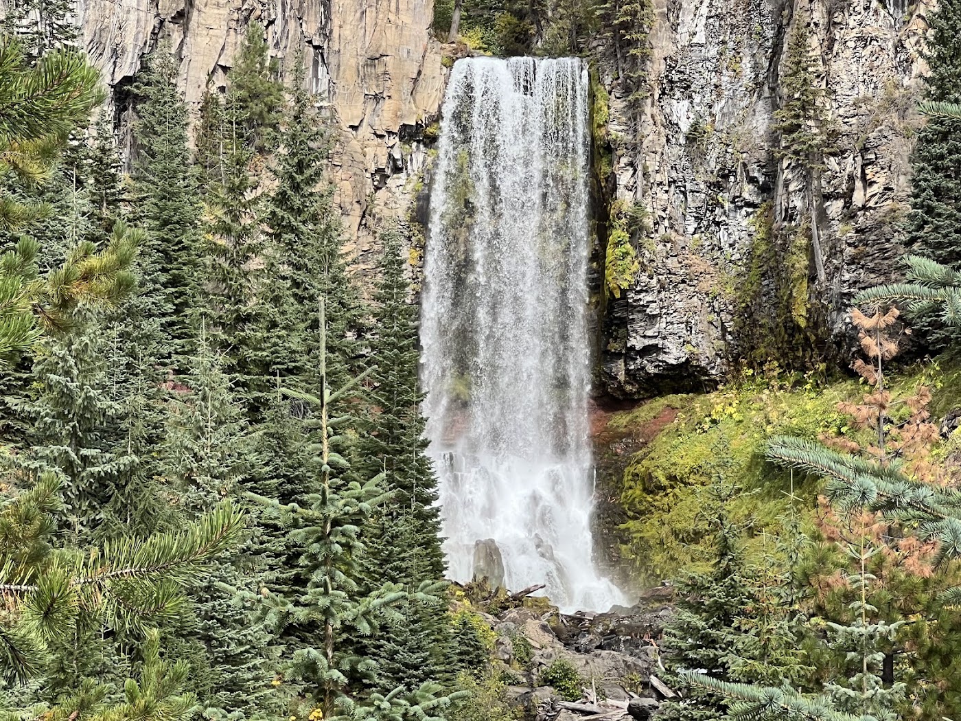 Hike to Tumalo Falls