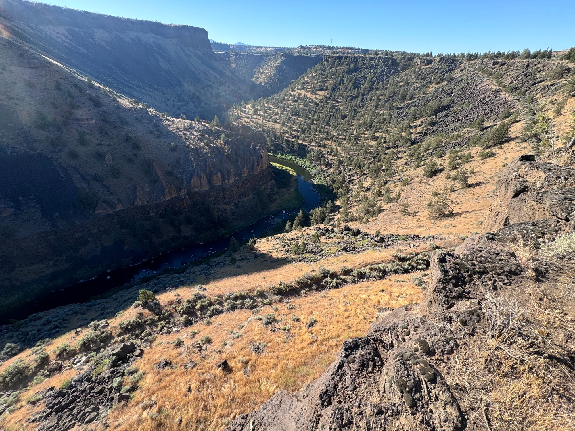 Crooked River Canyon in daylight