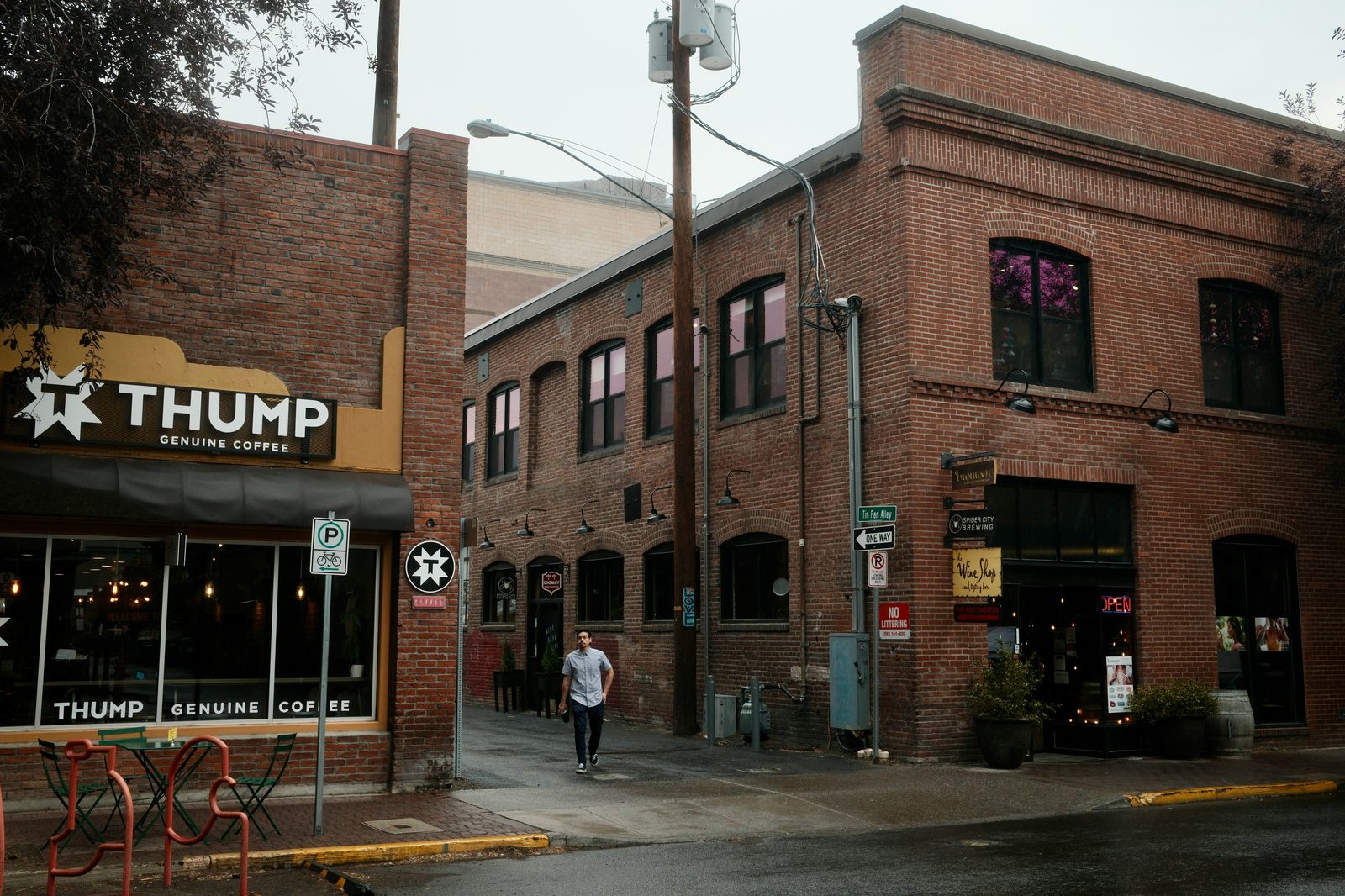 Downtown Bend Oregon 25 minutes from Crooked River Ranch